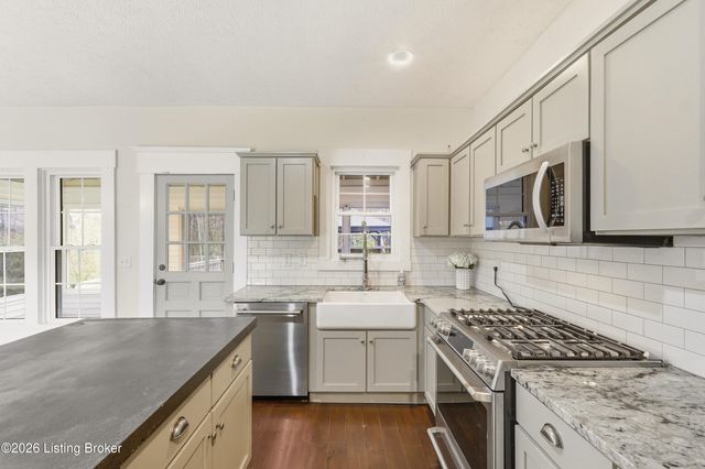 1574 Wales Run Rd, Mt Washington, KY 40047