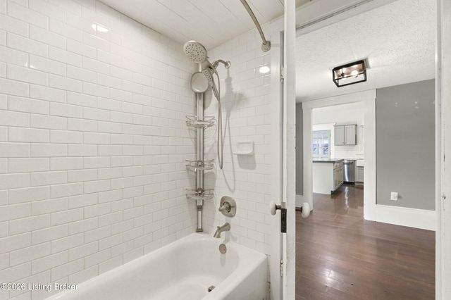 1574 Wales Run Rd, Mt Washington, KY 40047