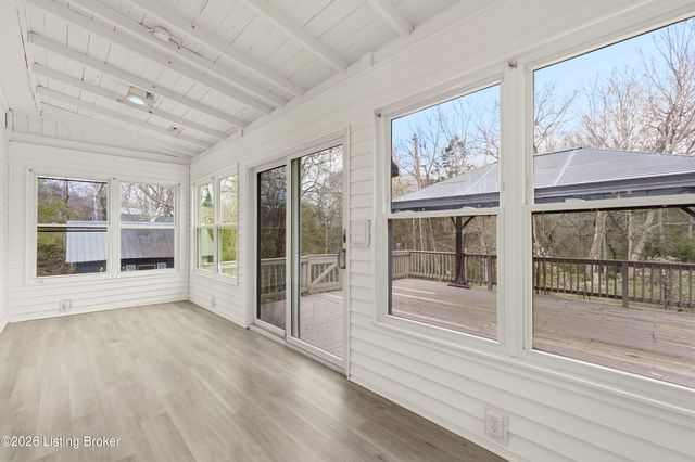 1574 Wales Run Rd, Mt Washington, KY 40047