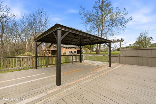 1574 Wales Run Rd, Mt Washington, KY 40047