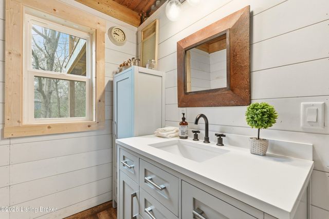 1574 Wales Run Rd, Mt Washington, KY 40047