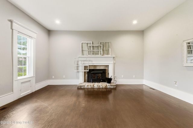 1574 Wales Run Rd, Mt Washington, KY 40047