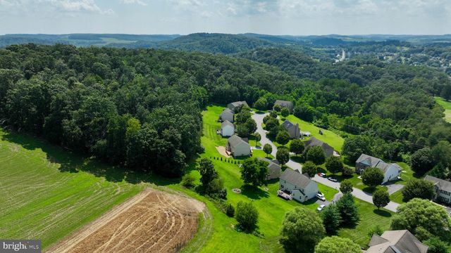 20062 MEADOWSWEET LN, Glen Rock, PA 17327