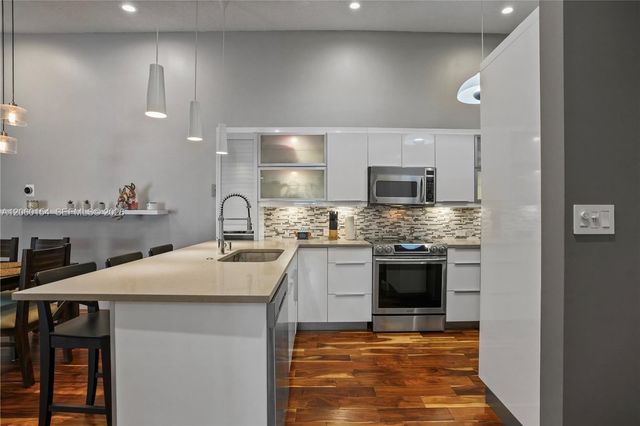 4910 NW 102nd Avenue 2038, Doral, FL 33178