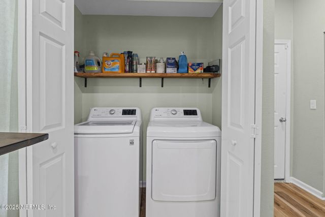 852 CAPITOL Parkway, Jacksonville, FL 32218