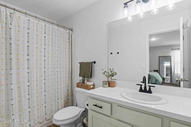 852 CAPITOL Parkway, Jacksonville, FL 32218