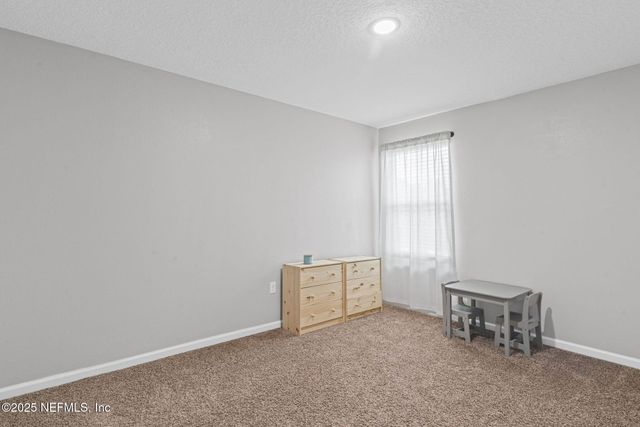 852 CAPITOL Parkway, Jacksonville, FL 32218