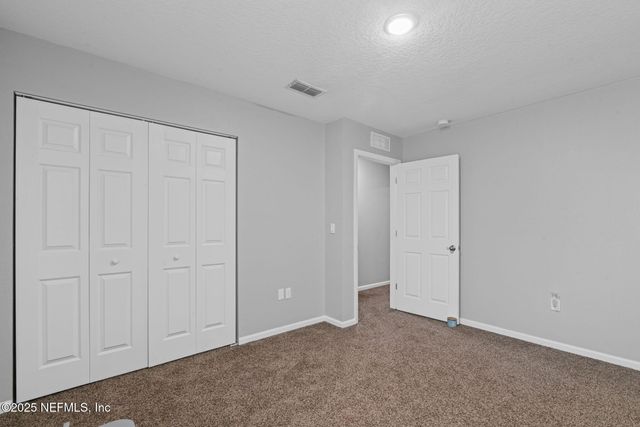 852 CAPITOL Parkway, Jacksonville, FL 32218