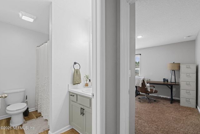 852 CAPITOL Parkway, Jacksonville, FL 32218