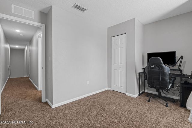 852 CAPITOL Parkway, Jacksonville, FL 32218