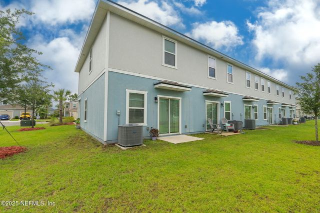 852 CAPITOL Parkway, Jacksonville, FL 32218