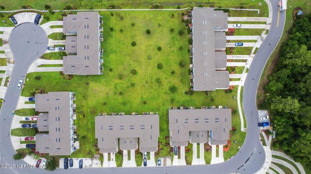 852 CAPITOL Parkway, Jacksonville, FL 32218