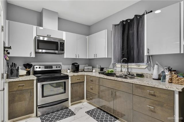 1613 W B Street, Mission, TX 78572