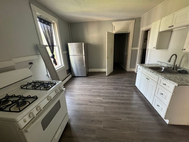 18 South Whitney Street, Hartford, CT 06106