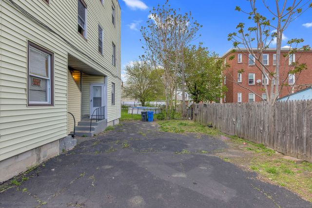 18 South Whitney Street, Hartford, CT 06106