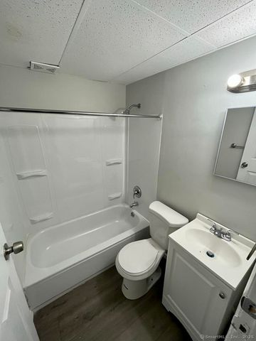 18 South Whitney Street, Hartford, CT 06106