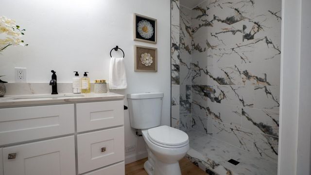 833 Holly Dr, Lodi, CA 95240