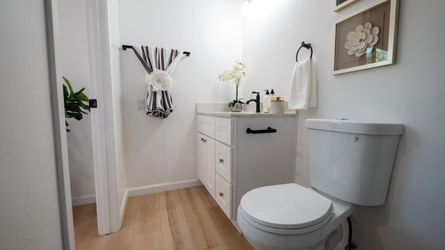 833 Holly Dr, Lodi, CA 95240