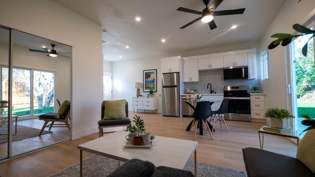 833 Holly Dr, Lodi, CA 95240