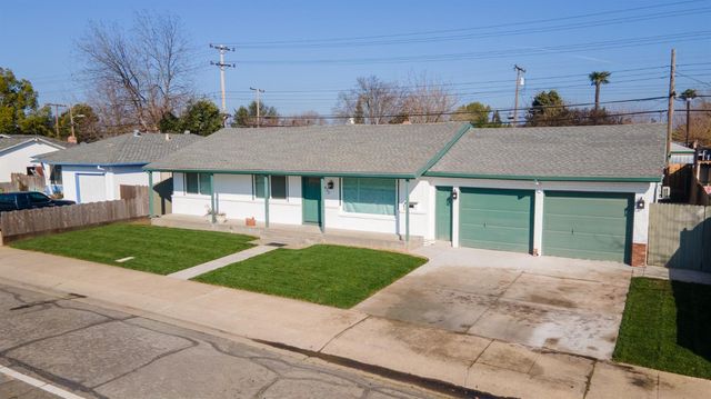 833 Holly Dr, Lodi, CA 95240