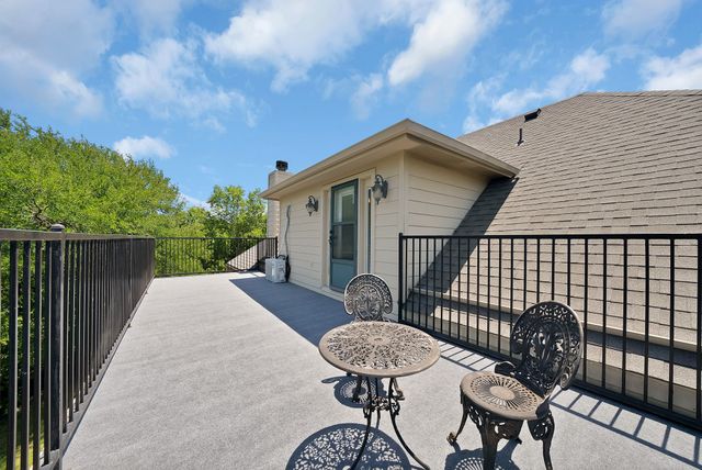 402 Valley View Court, Aledo, TX 76008