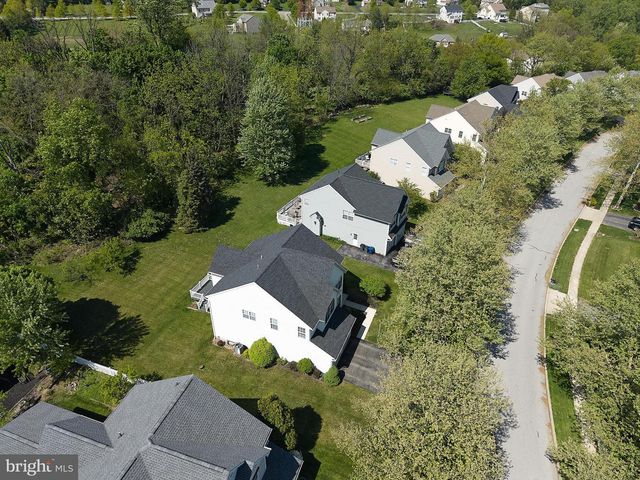 305 MCFARLAND DR, Downingtown, PA 19335