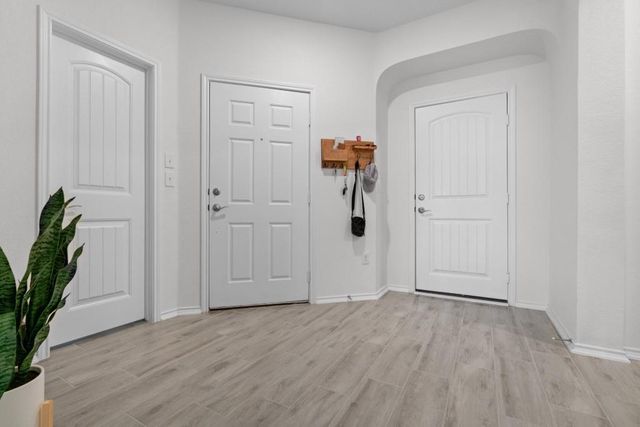 6320 Wagon Spring ST, Del Valle, TX 78617