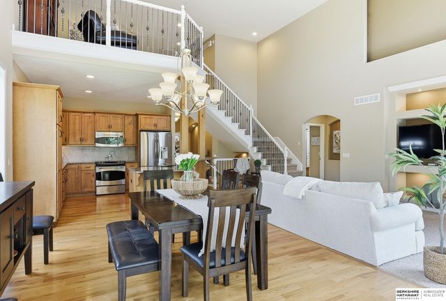 1421 White Pine Circle, Papillion, NE 68046