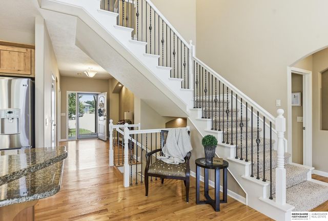 1421 White Pine Circle, Papillion, NE 68046