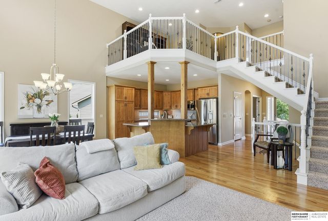 1421 White Pine Circle, Papillion, NE 68046