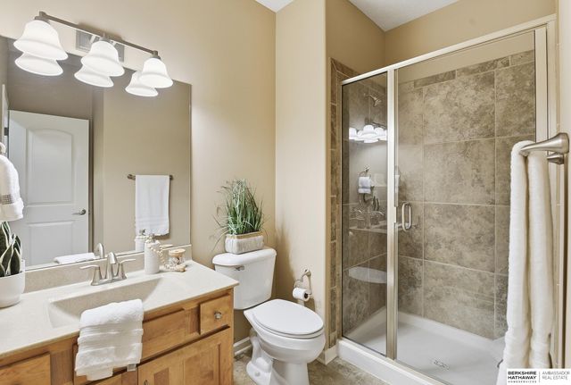 1421 White Pine Circle, Papillion, NE 68046