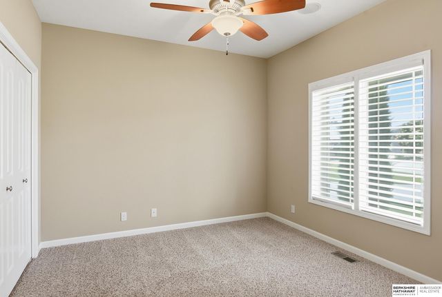 1421 White Pine Circle, Papillion, NE 68046
