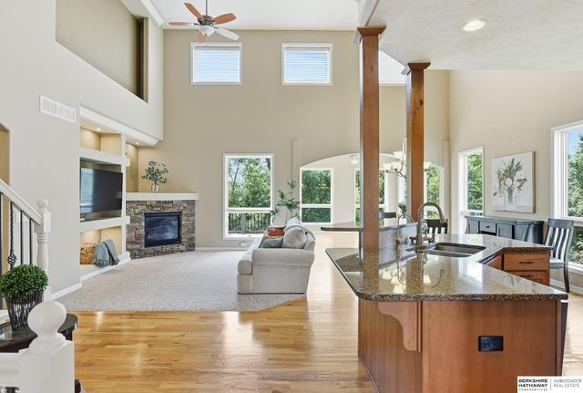 1421 White Pine Circle, Papillion, NE 68046