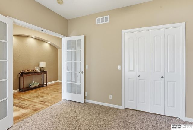 1421 White Pine Circle, Papillion, NE 68046
