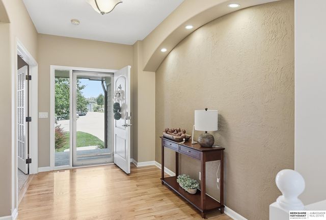 1421 White Pine Circle, Papillion, NE 68046