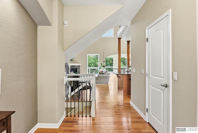 1421 White Pine Circle, Papillion, NE 68046