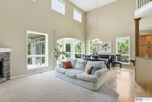1421 White Pine Circle, Papillion, NE 68046