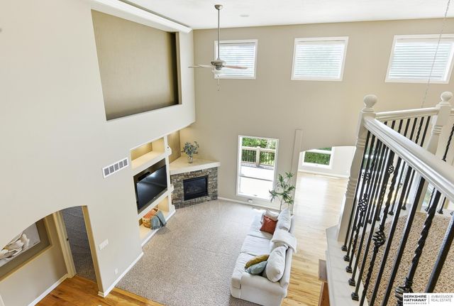 1421 White Pine Circle, Papillion, NE 68046