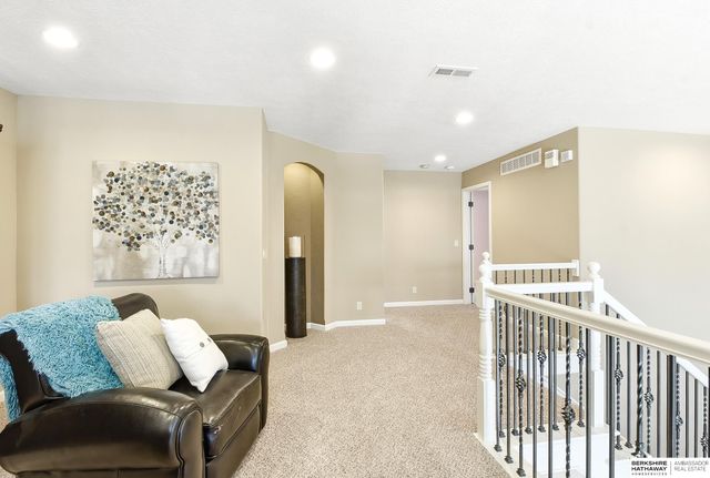 1421 White Pine Circle, Papillion, NE 68046