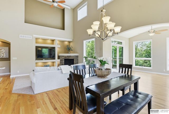1421 White Pine Circle, Papillion, NE 68046