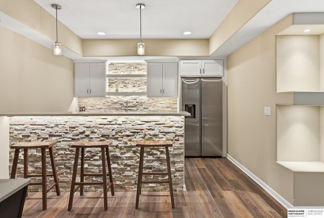 1421 White Pine Circle, Papillion, NE 68046