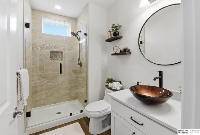 1421 White Pine Circle, Papillion, NE 68046