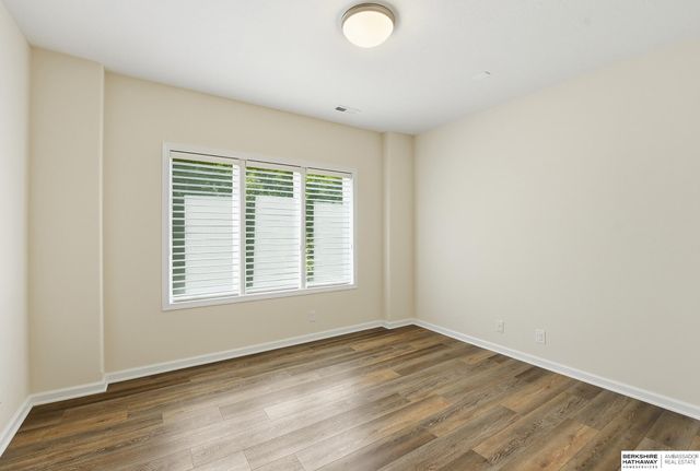 1421 White Pine Circle, Papillion, NE 68046