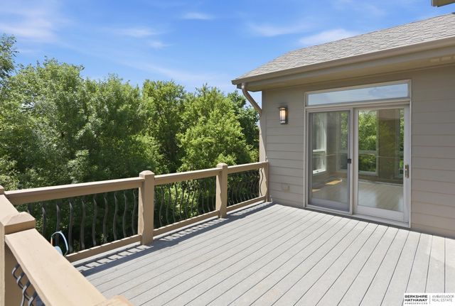1421 White Pine Circle, Papillion, NE 68046