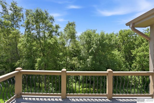 1421 White Pine Circle, Papillion, NE 68046
