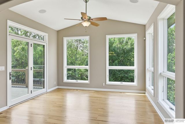 1421 White Pine Circle, Papillion, NE 68046
