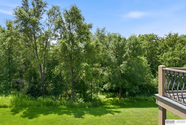 1421 White Pine Circle, Papillion, NE 68046