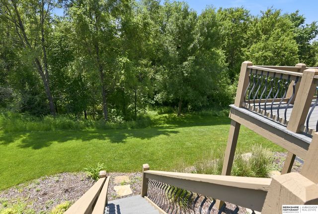 1421 White Pine Circle, Papillion, NE 68046