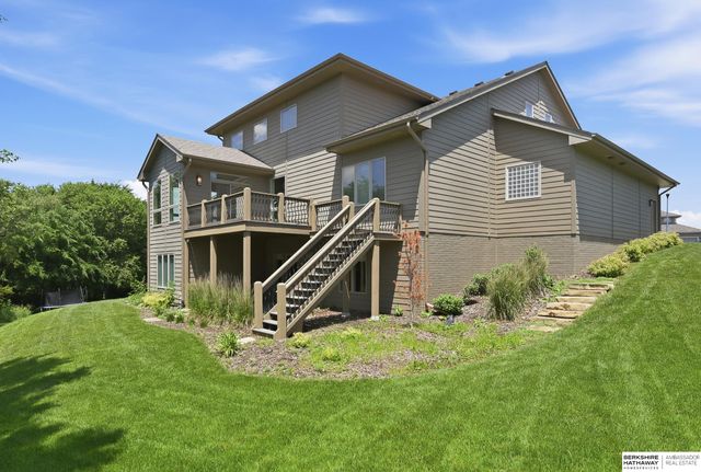 1421 White Pine Circle, Papillion, NE 68046