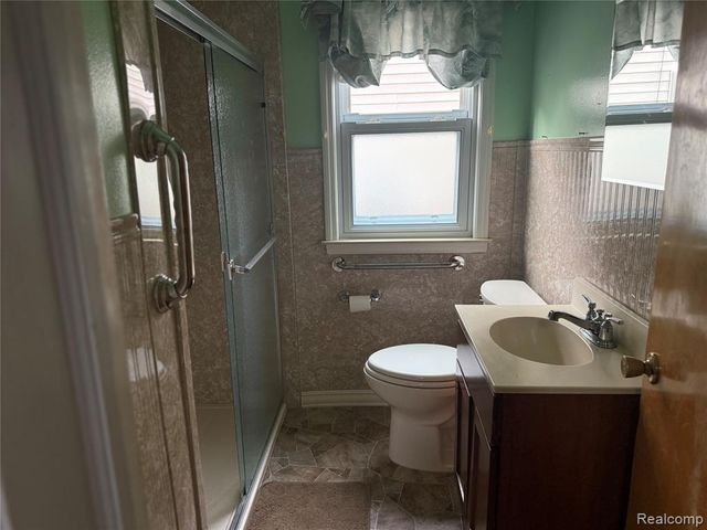 7618 Hazelton Street, Dearborn Heights, MI 48127